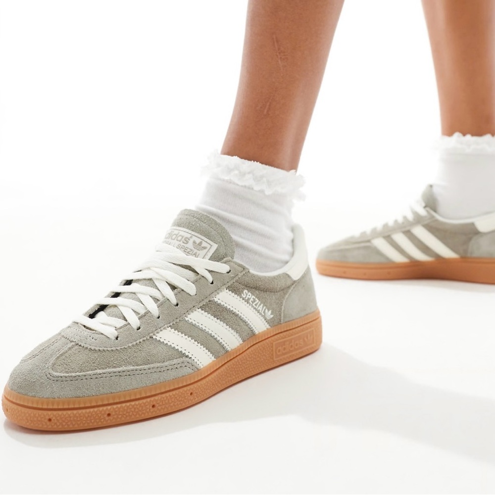 Adidas Originals Handball Spezial Sneakers - Gray and White. Size 7.5.